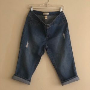 Cropped Distressed Jeans